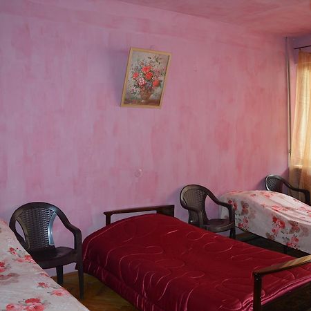 Parisis B&B In อาลาแวร์ดิ ภายนอก รูปภาพ